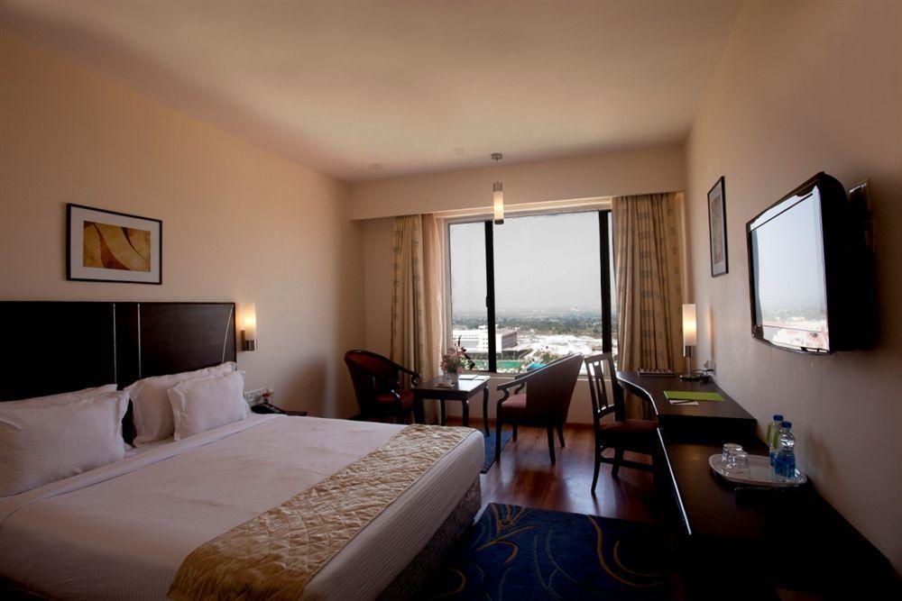 Leonia Holistic Destination Hotel Shamirpet Eksteriør billede